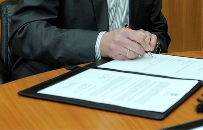 Contract signing