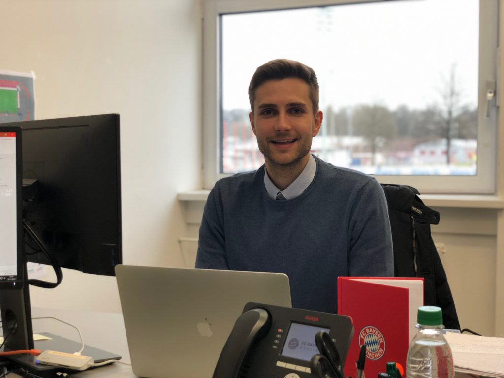 Simon Vikoler internship at F.C. Bayern München