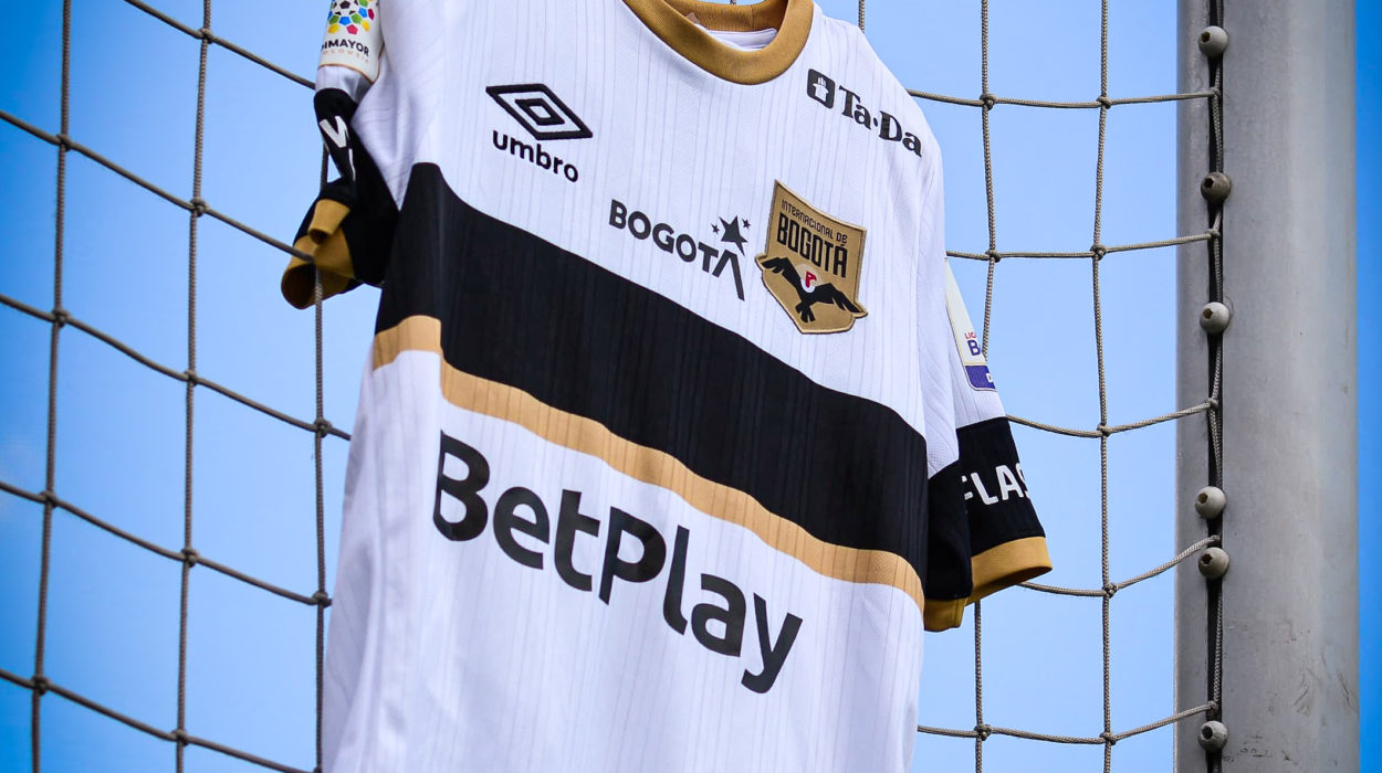 Internacional de Bogotá first kit
